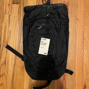 NWT REI lightweight 9L backpack